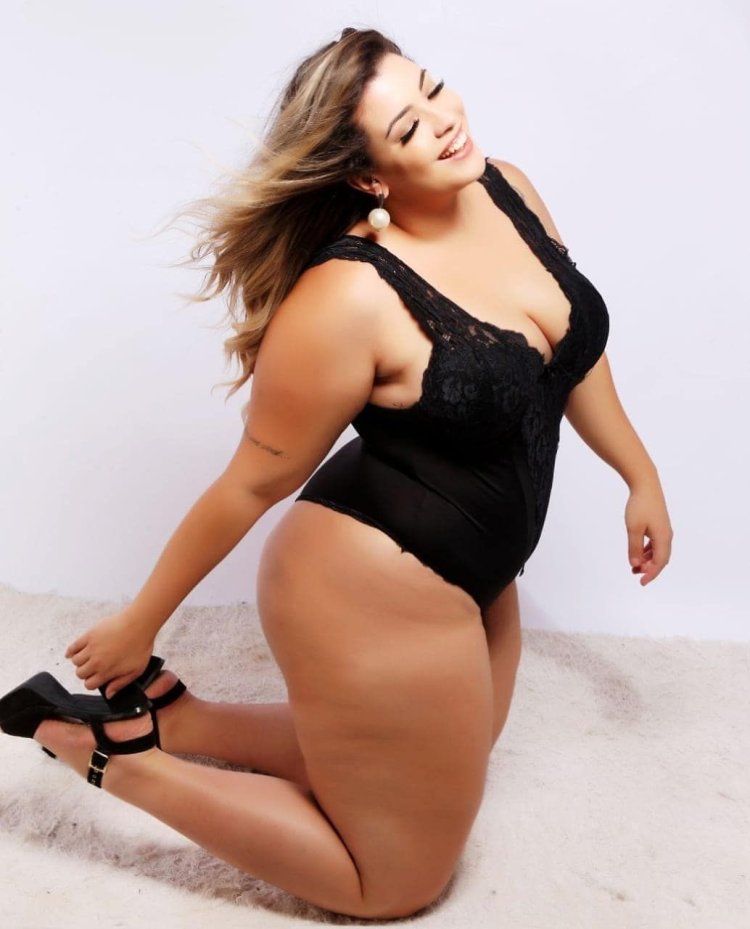 Pamela Alexandra plus saz