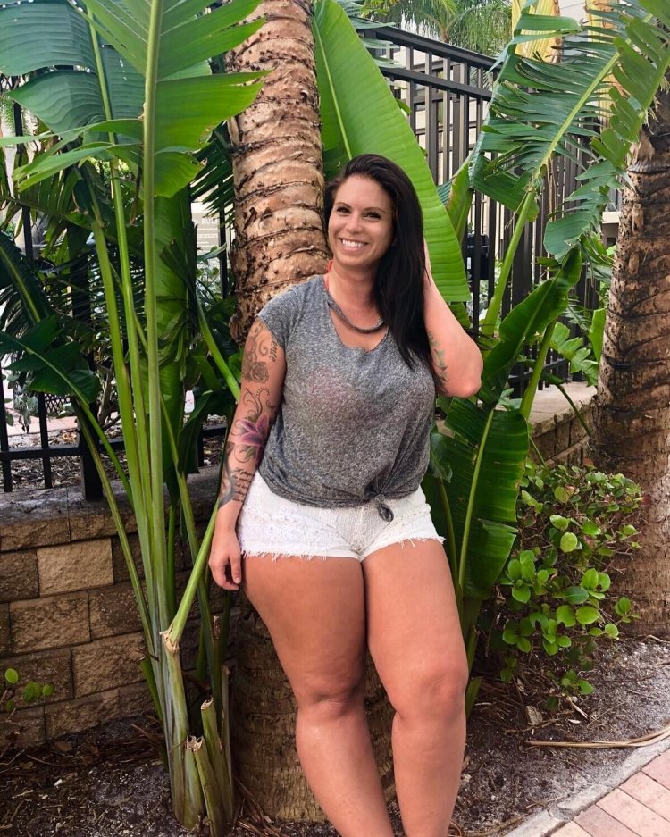 Pam and Tommy series 2022