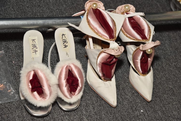 Vagina -shaped slippers