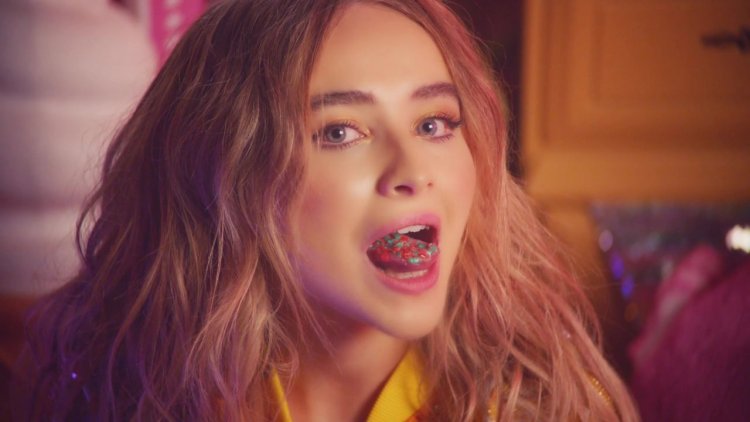 Sabrina Carpenter asmr