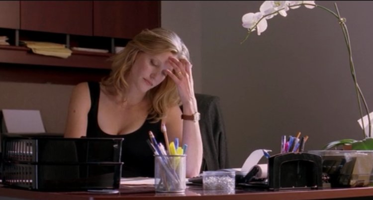 Skyler White bed scene