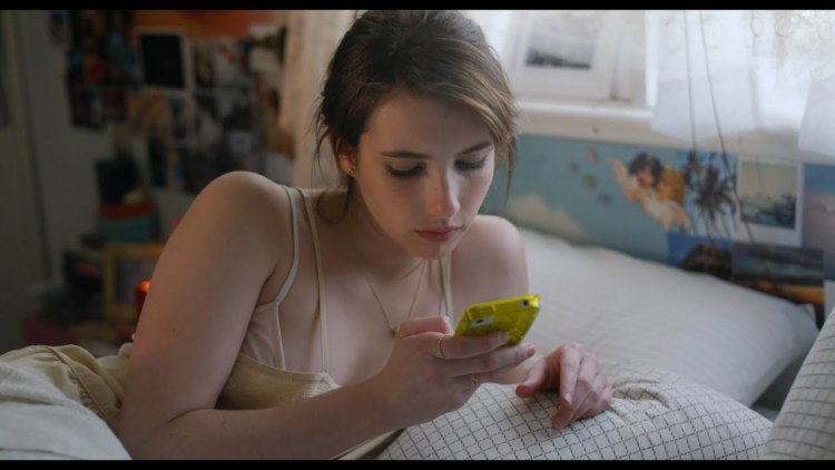 Emma Roberts Hot Scene