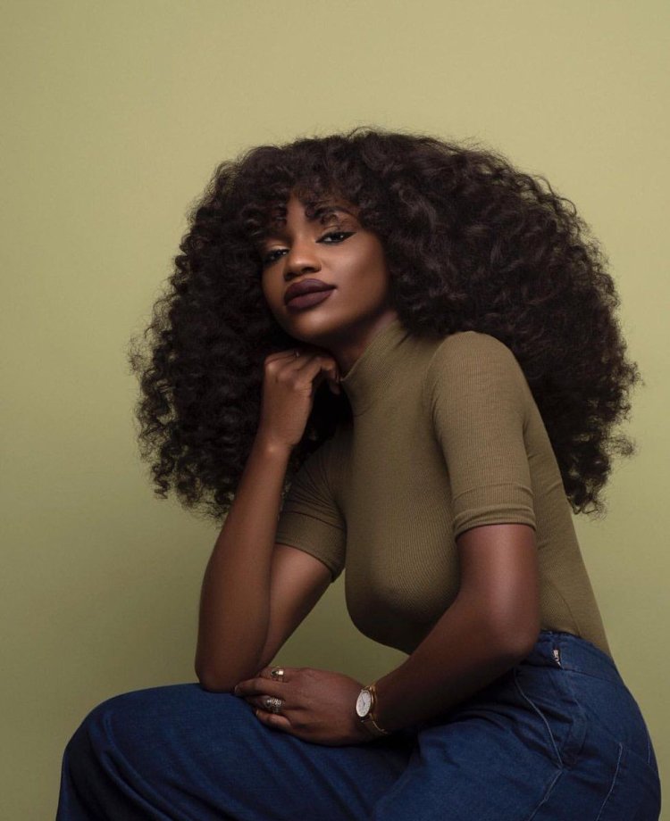 Curly hair by nature