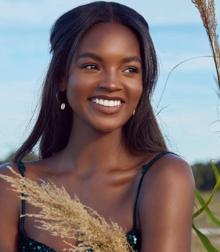 Peggy Daniel dark -skinned model