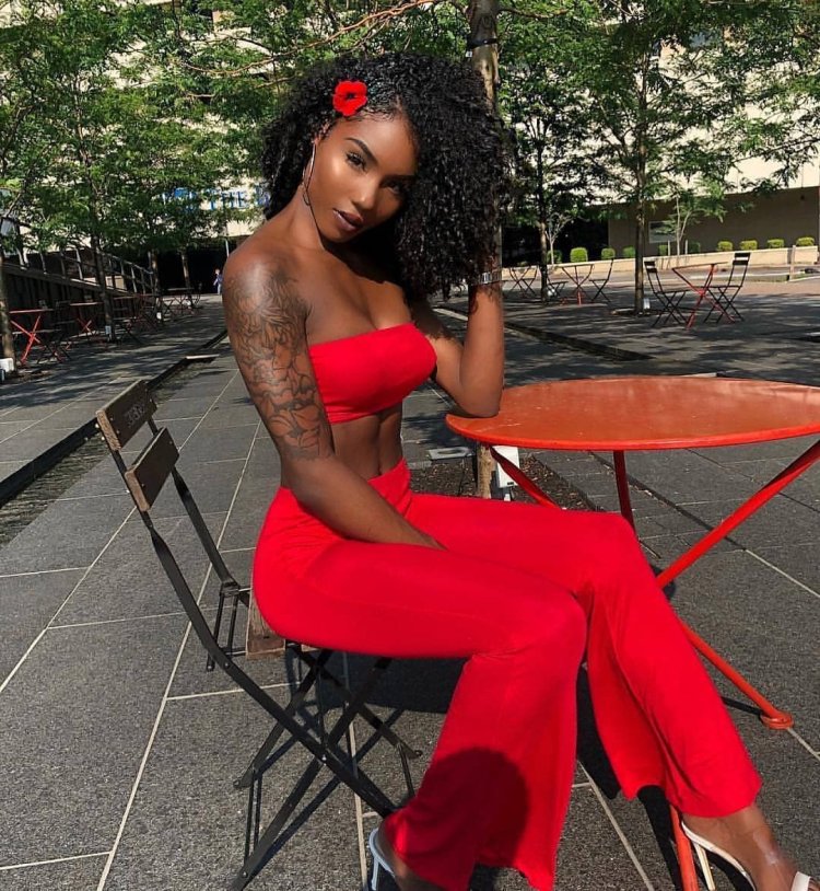 YOVANNA Ventura Selfie