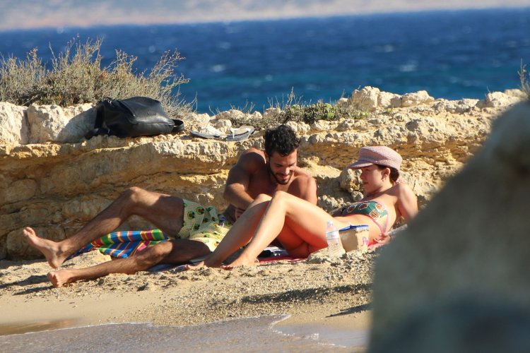 Aurora Ramazotti with a guy