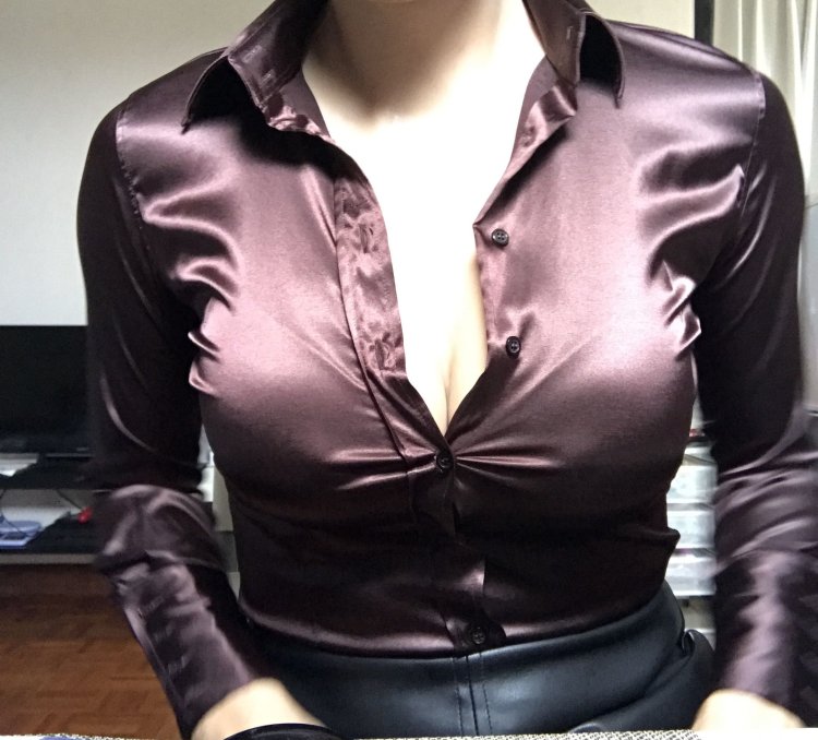 Black silk shirt female