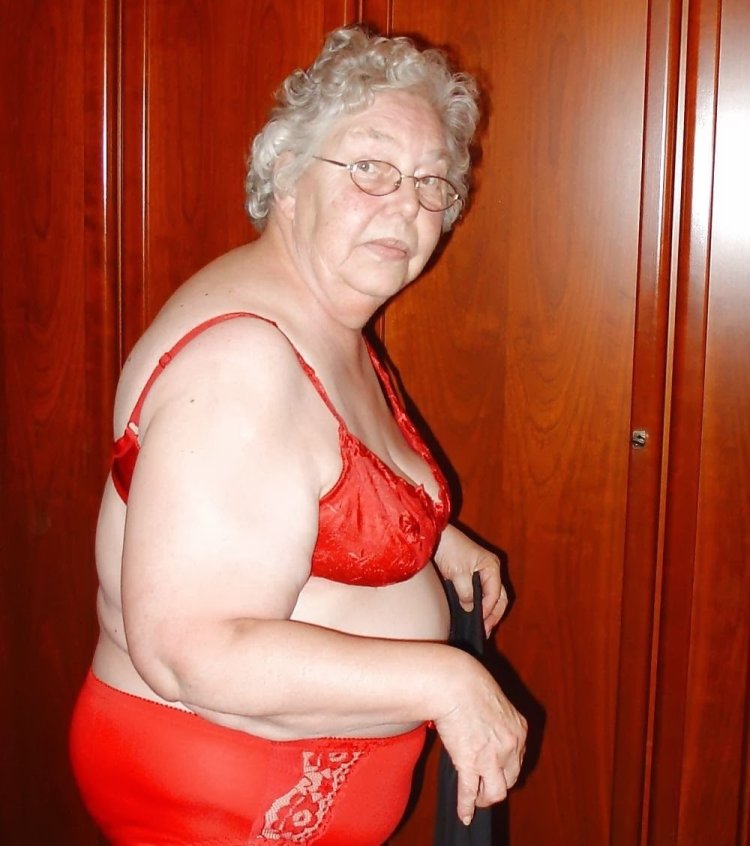 BBW Granny with long tits