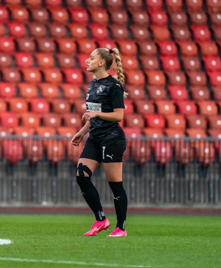 Maria Markovich football player