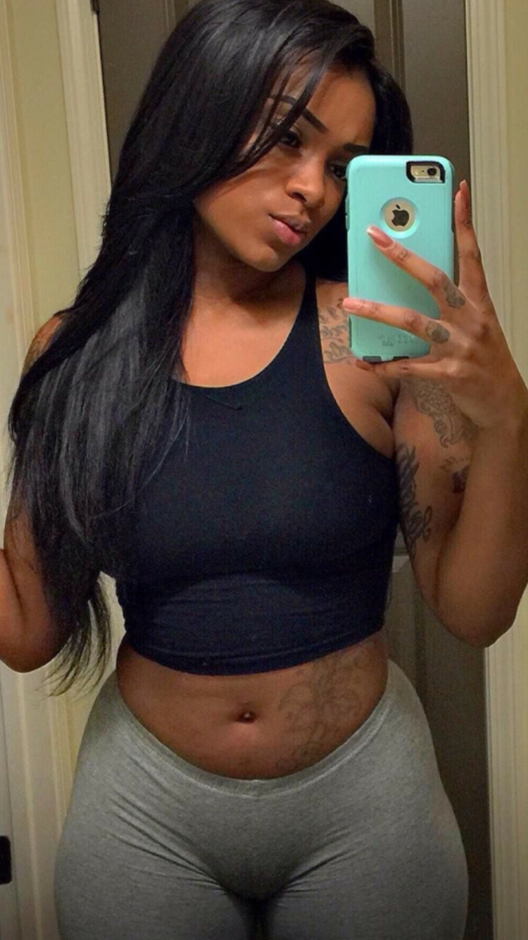 Model Big Black Ebony