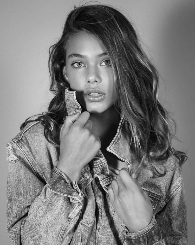 Laneya Grace photo portrait