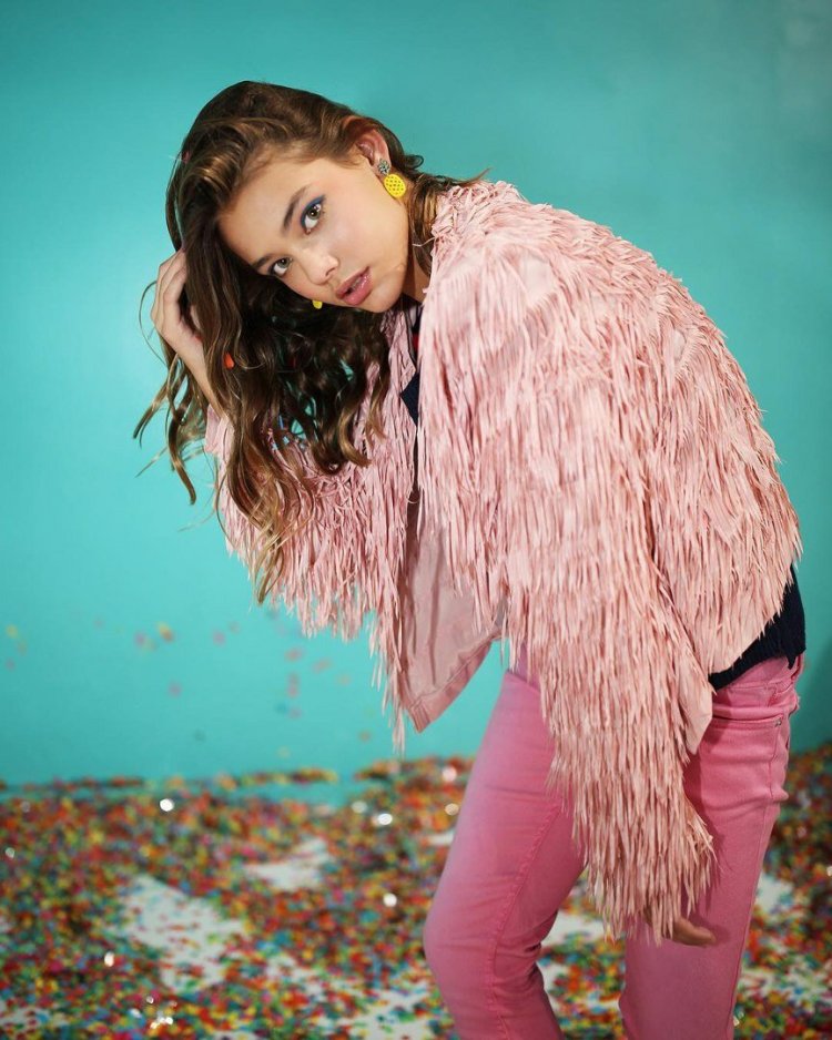 Laneya Grace Beauty years19