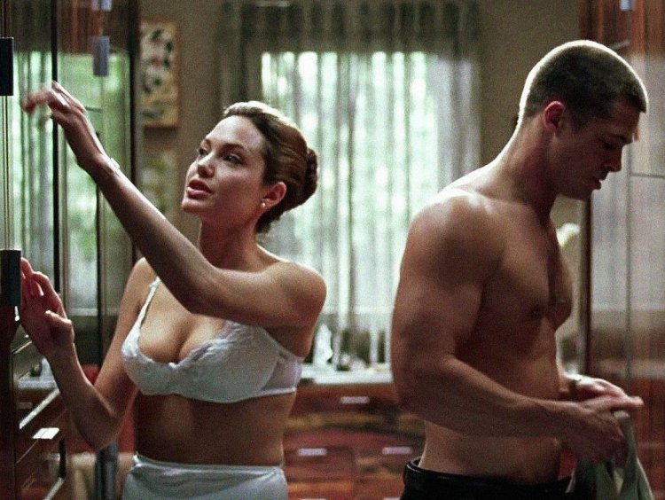 Angelina Jolie in underwear Mr. and Mrs. Smith