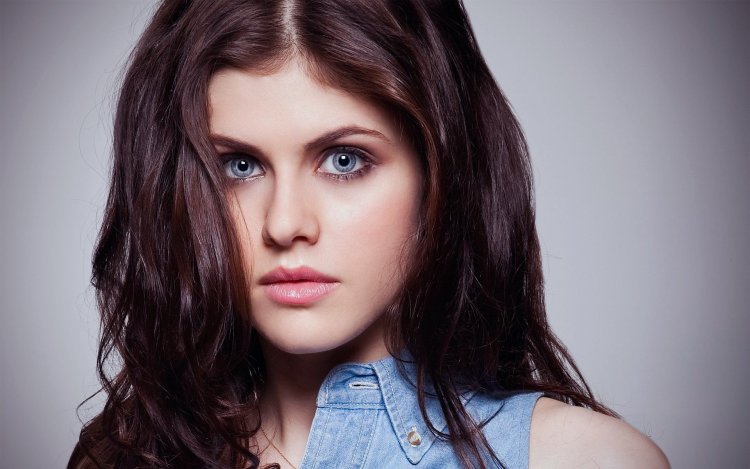 Alexandra Daddario 2019