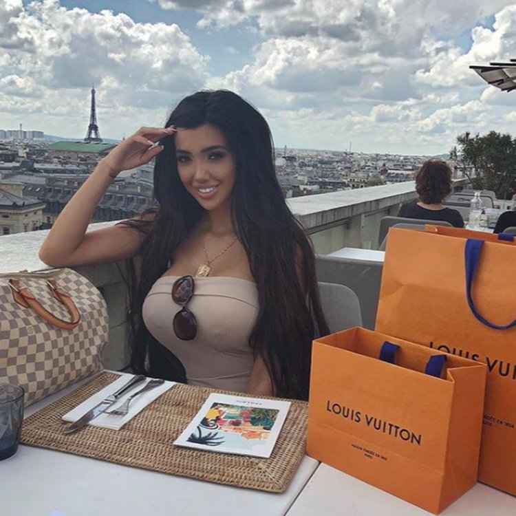 Chloekhan with Onlyfans