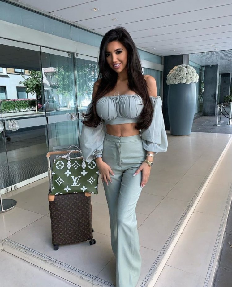 Chloe Khan is hot