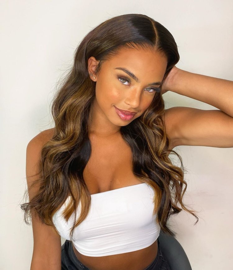 Paola Lokatelly Model