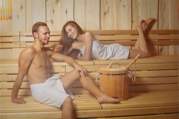 Idevushka guy in the bathhouse