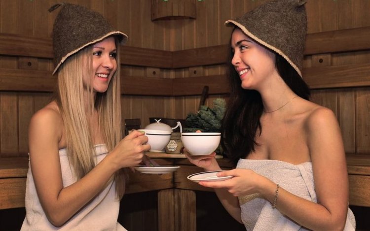 Tea drinking in the bath