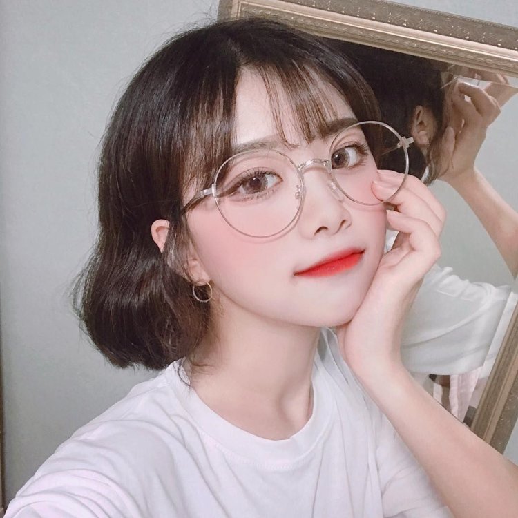 Ulzzang Gerl Korea with short hair