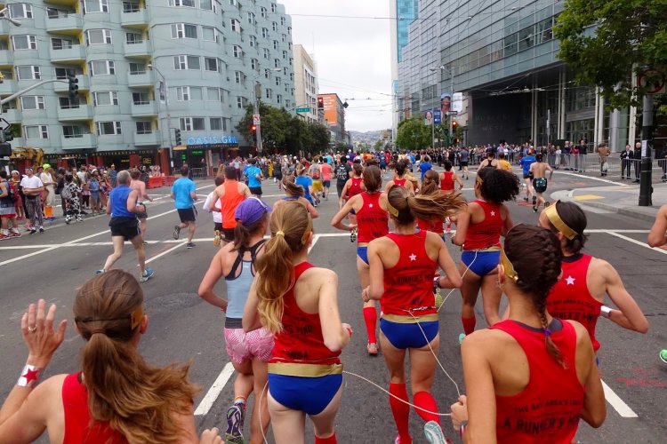 Nudist Public To Breakers 2014 and CFNM Bay to Breakers Nude