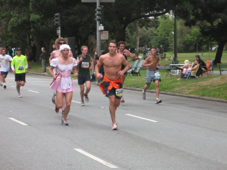 Nudist Public To Breakers 2014 and CFNM Bay to Breakers Nude