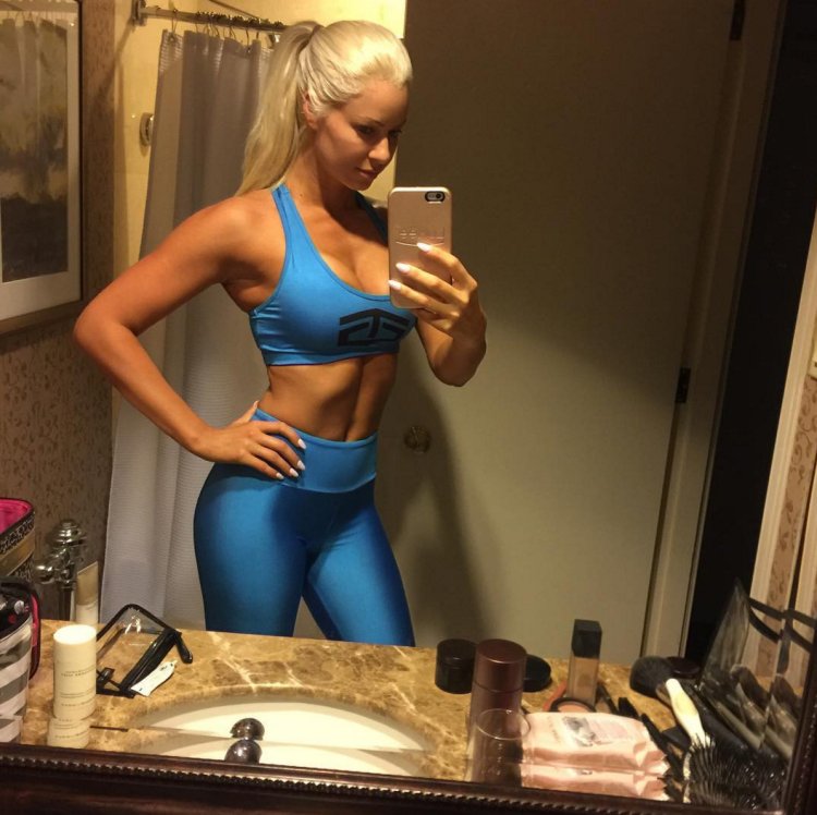 Maryse Mizanin Booty