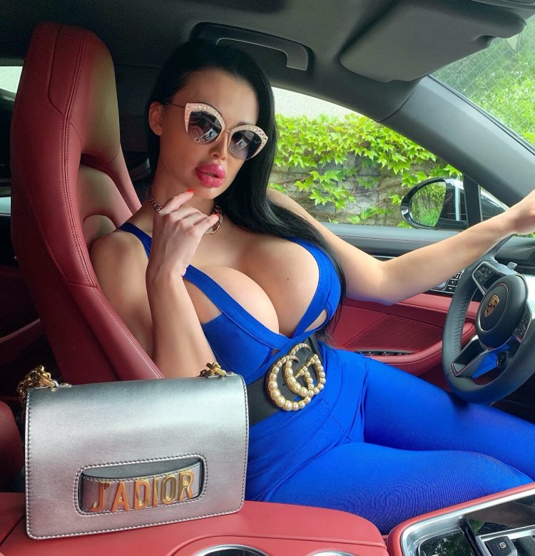 Kissa synte wife Johnny synth