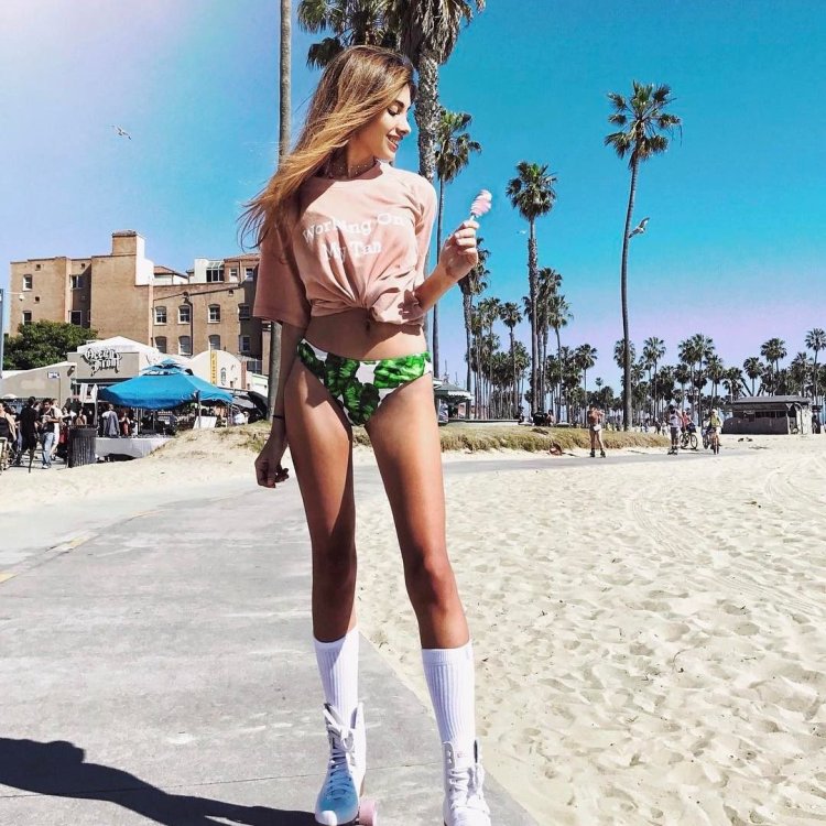 Beautiful girls in MAIA