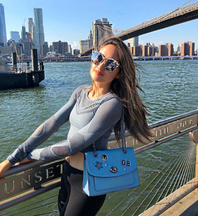 Pivetsa Laura Bretan Goloya Sex Real Video