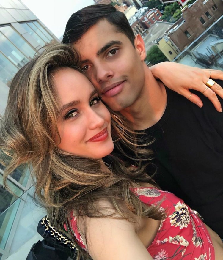 Laura Sands is pregnant