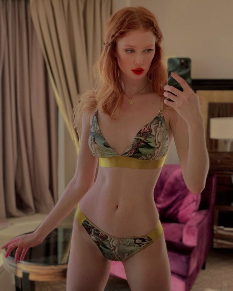 Model Melanie Pavola