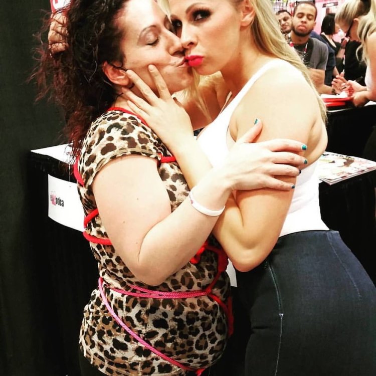 Gianna Michaels in Club