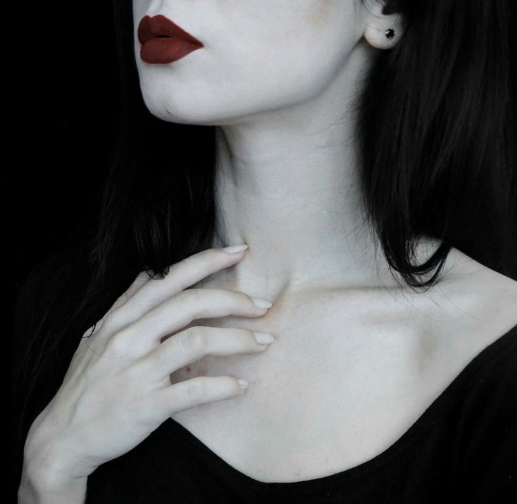 Pale Queen