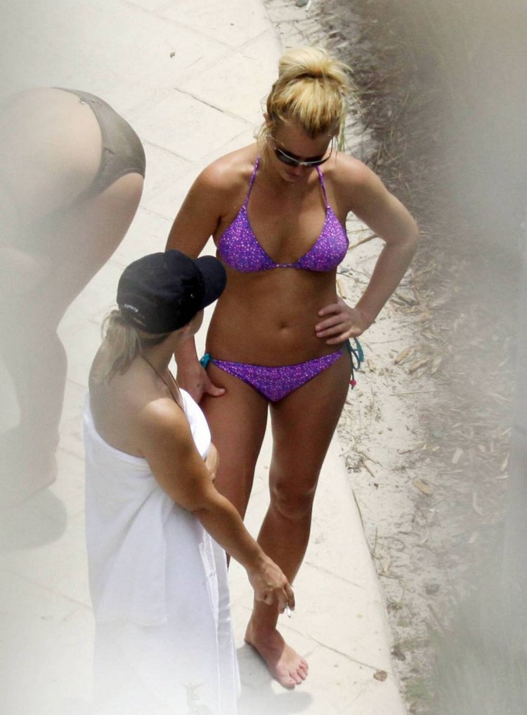 Britney Spears 1998 in a swimsuit