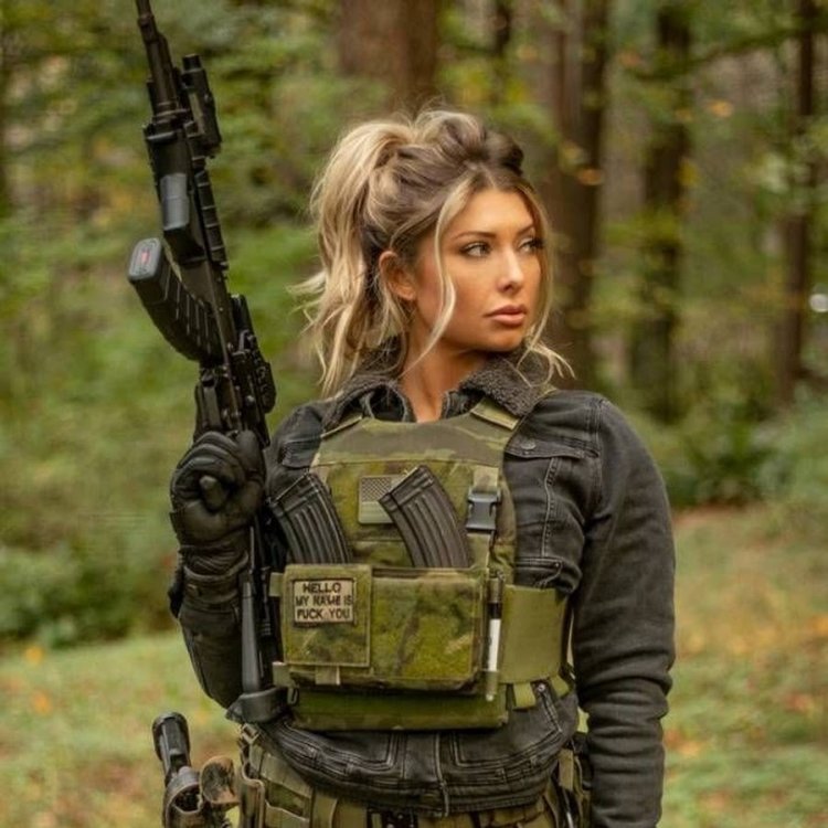 Girl Militari
