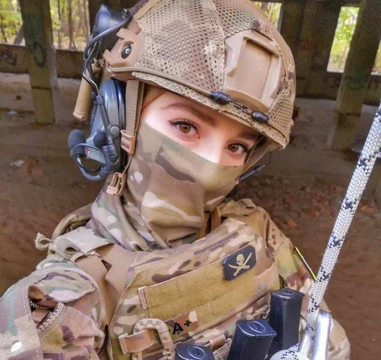 Elena Deliges Special Forces