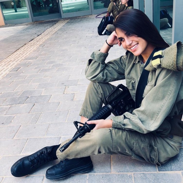 Photo shoot in the style of the Militari for a girl