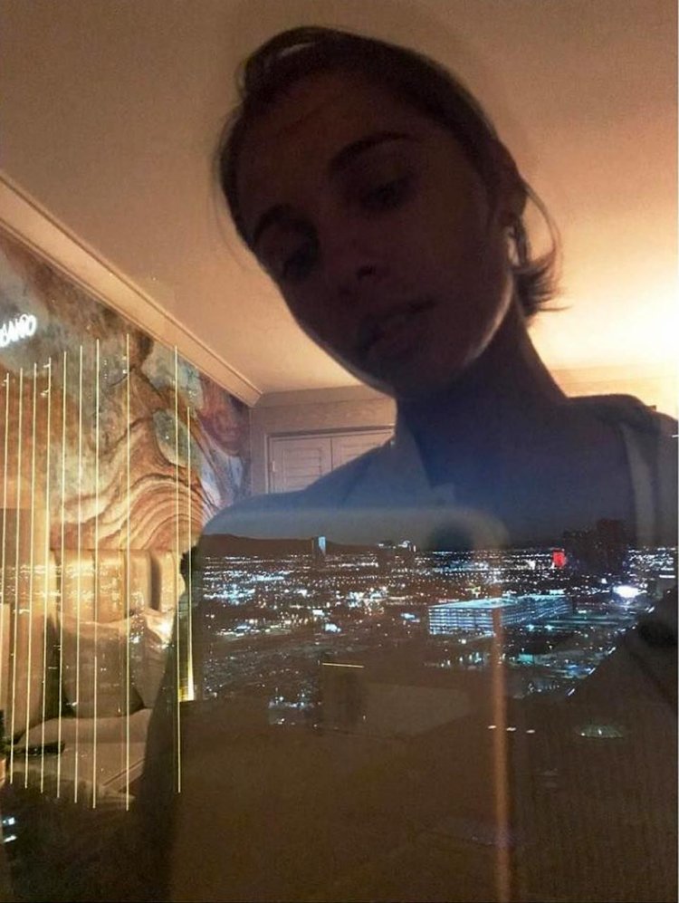 Naomi Scott Selfie