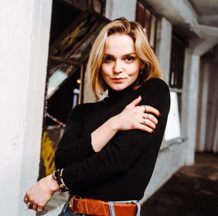 Hallea Jones Instagram