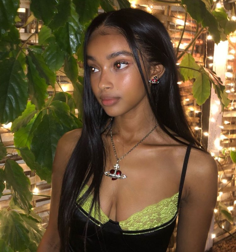 Model Andrea Bick ass mulatto