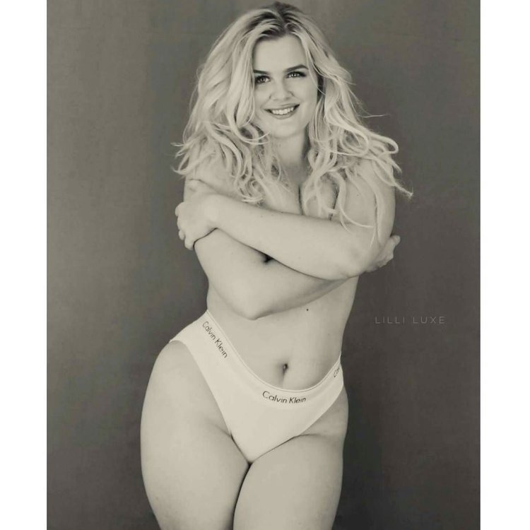 Natalie Rene Model Plus Saiz