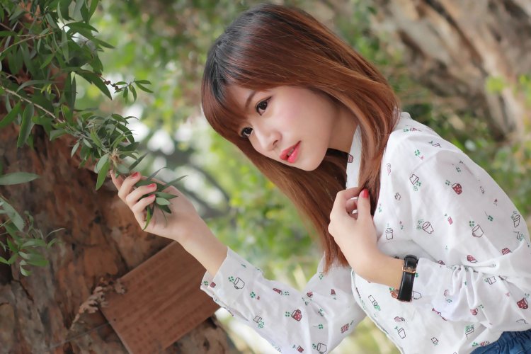 Sakura Hayashi actress