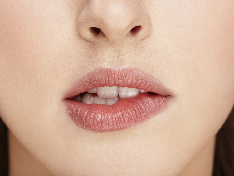 Girl's lips