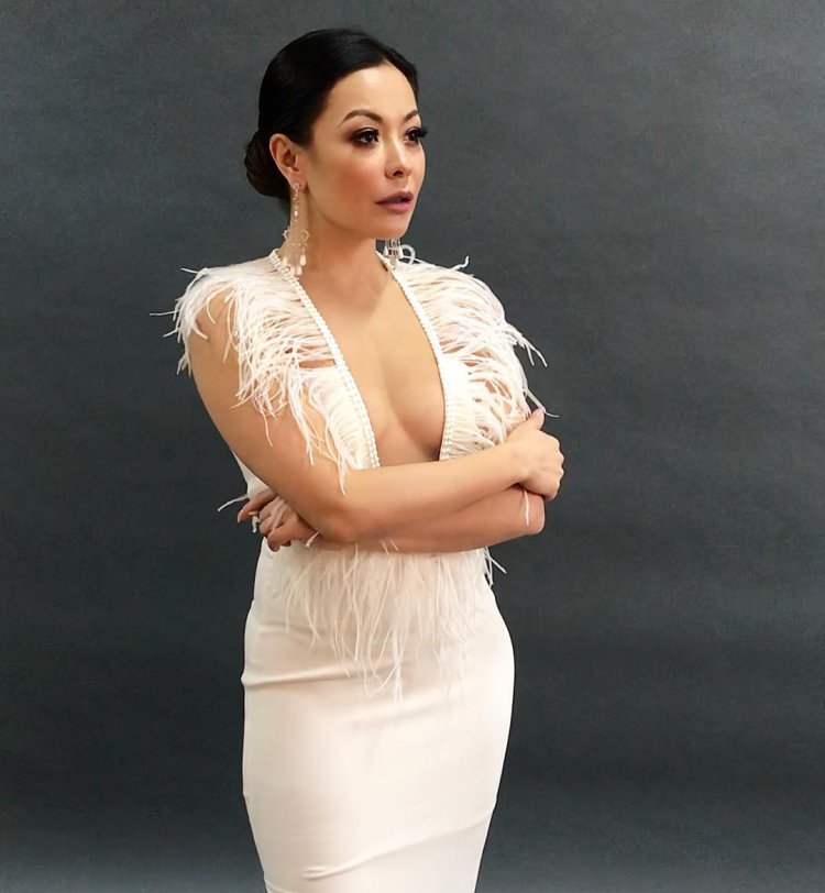 Kazakh singers Dilnaz Akhmadiev