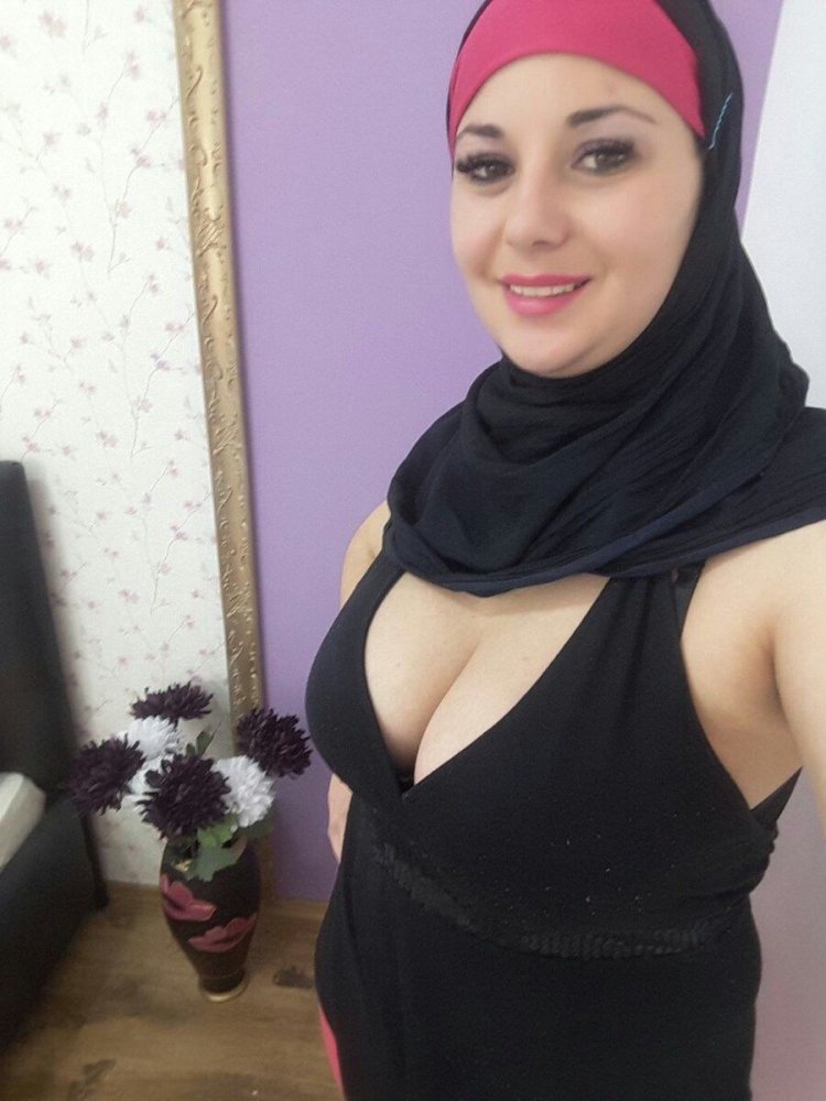 Muslims with big breasts