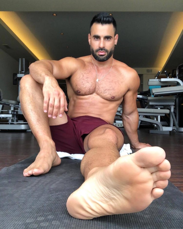 Alpha Male Foot