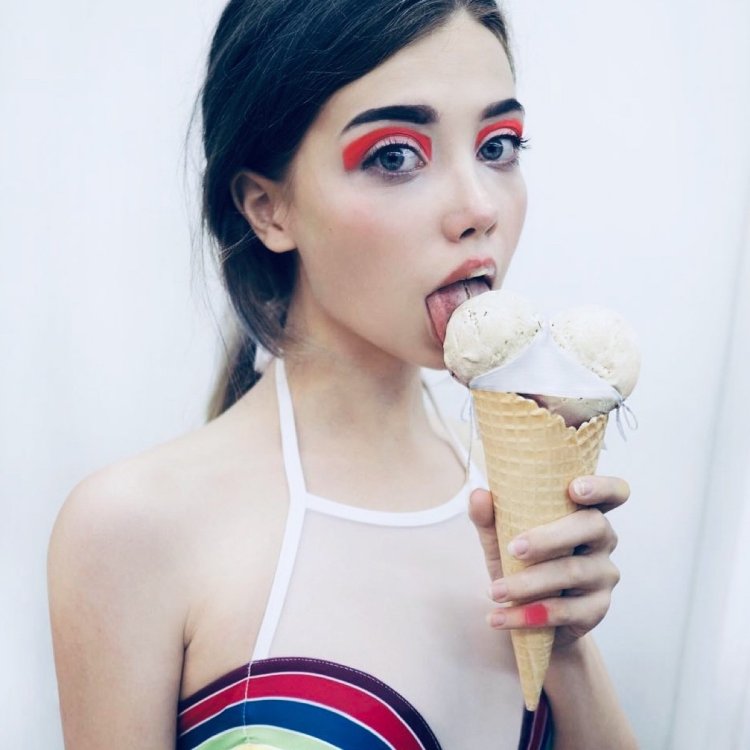 Elena Sheidlin chest