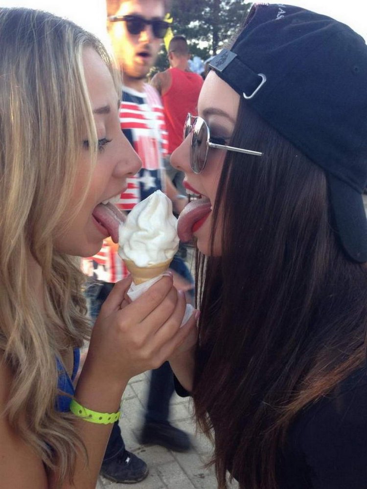 Two girls ice cream