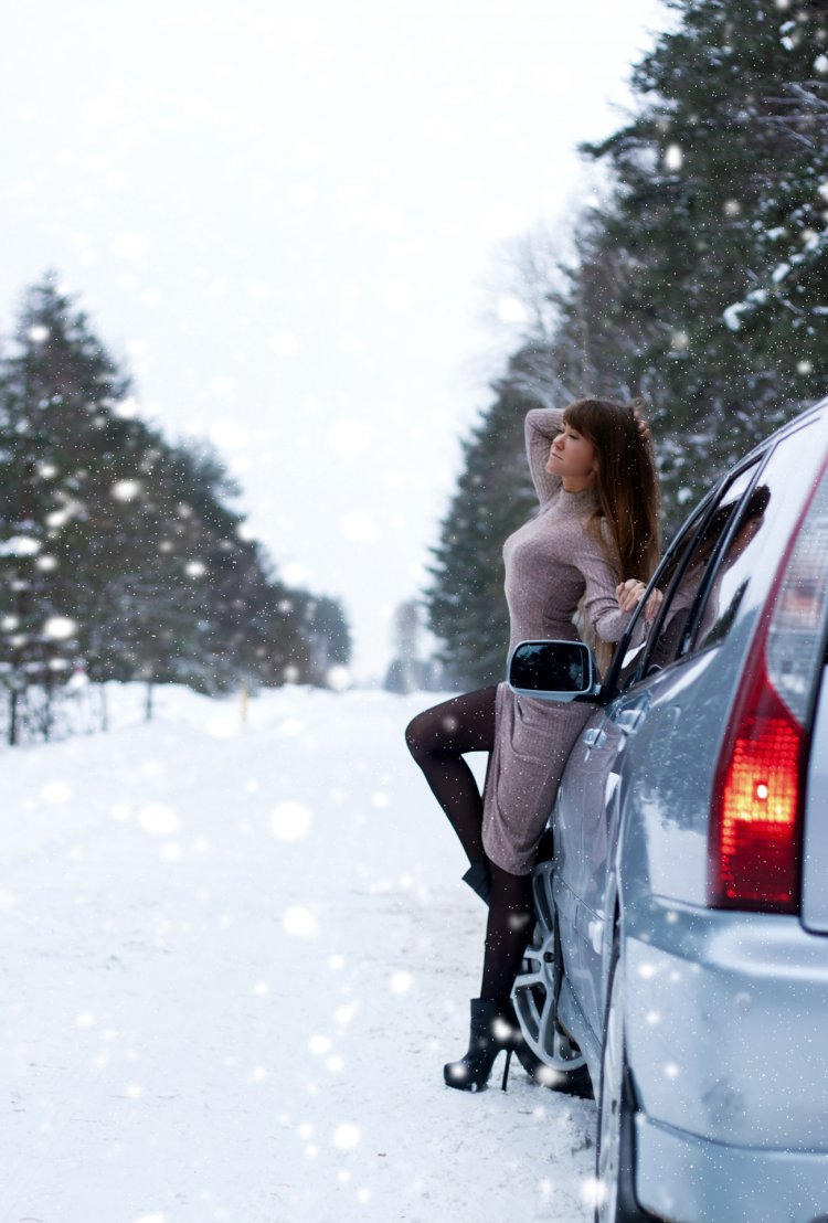 Photo shoot with a car in winter